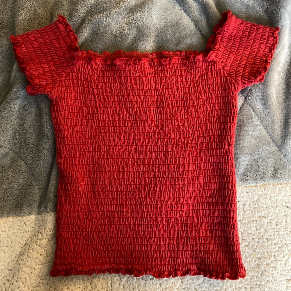 red hollister off the sleeve crop top